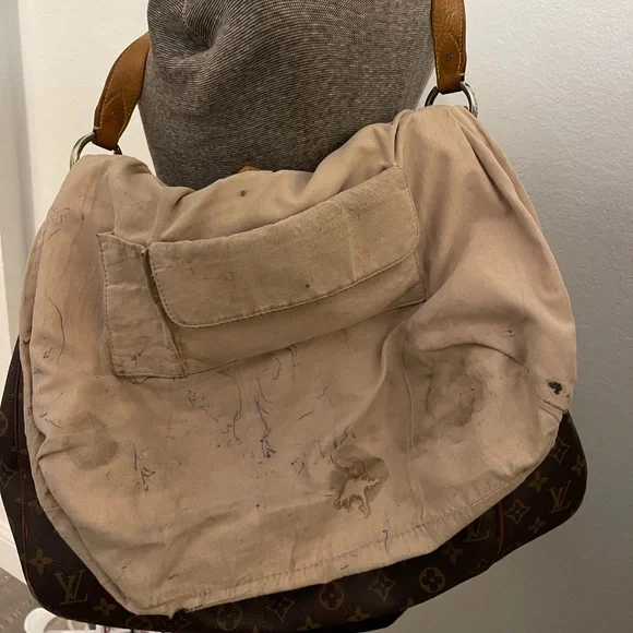 Louis Vuitton Monogram Galleria Pm - Picture 7 of 16